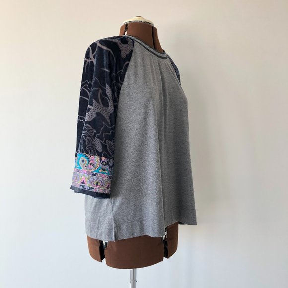 Elevated Grey T-shirt with Velvet Flocked Sleeves - Picture 4 of 8